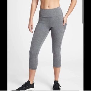 Athleta Ultimate Stash Pocket Capri Gray Size S